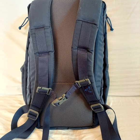 MYSTERY RANCH Black Ruck 24 Backpack - NEW! - Picture 11 of 14